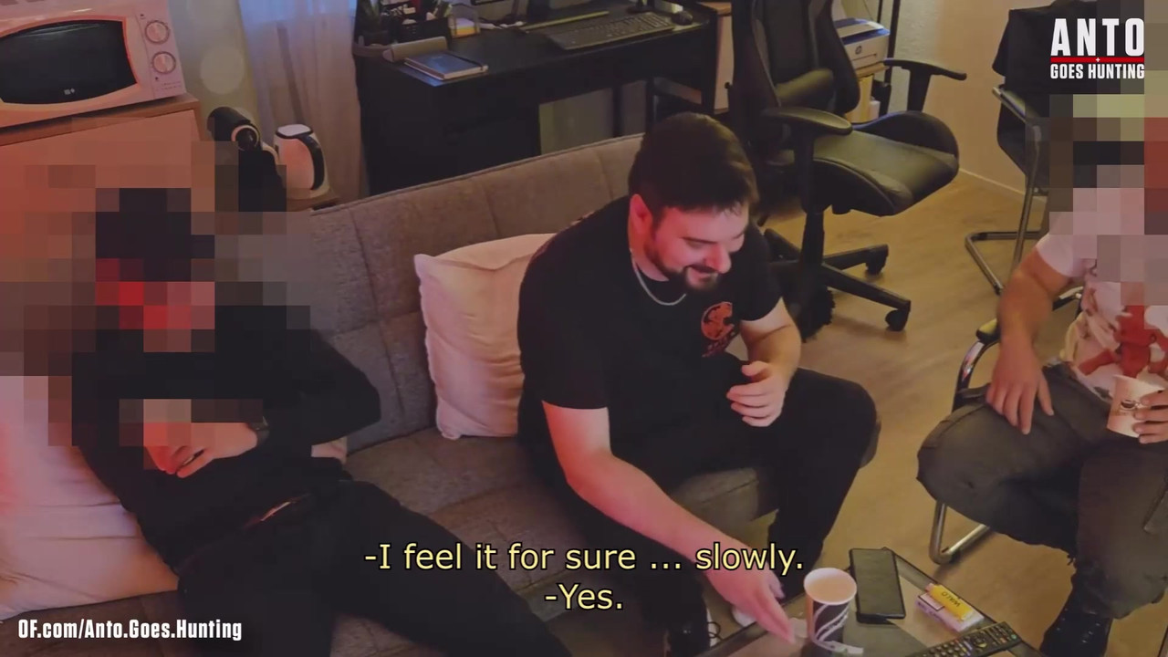 克里斯和史蒂文的首次3P当晚他们认识了对方