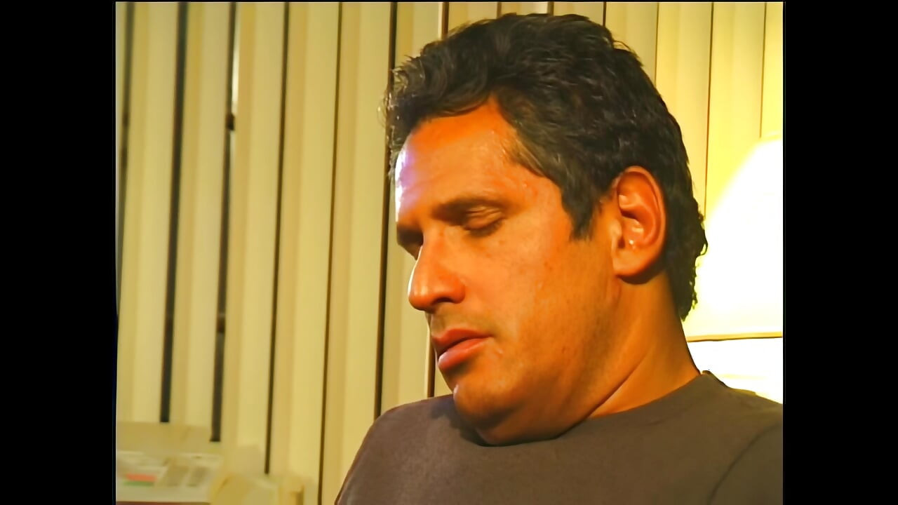 Um porco velho quer transar e se divertir