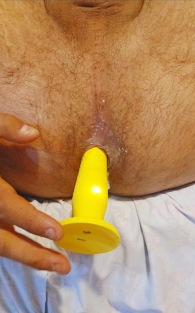 I feel my anus like a whore