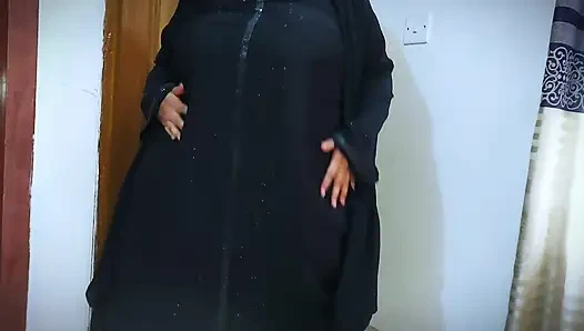 Religious Hot Stepmom Twerk Her Big Thick Fat Pig Ass & Hanging Boobs - Beautiful Arab Abaya & Hijab