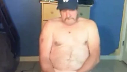 baba cahil okşayarak ve cuming iki kez