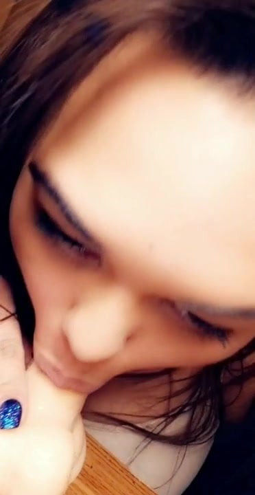 Dick sucking skills 03