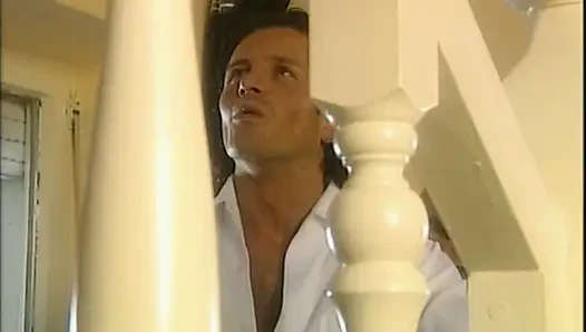 Fantastik azgın orta yaşlı seksi kadın büyük nostaljik boşalınmış bir yarağı emiyor ve sikiyor