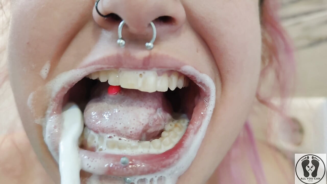 4K Tongue Mouth Uvula Face Toothbrushing Good Quality Image