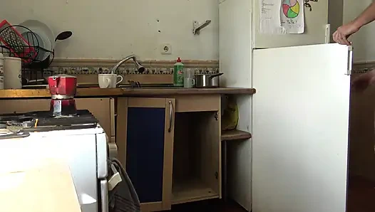 Teman sekamar turki nggak bisa menolak kontol besar jermanku - ngentot di dapur