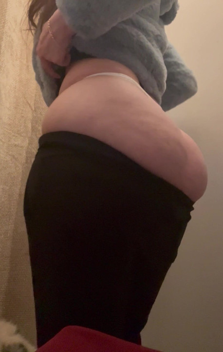 New pants didnt fit. This is the reason i never work a regular job. They all have uniforms that isnt made for round booties.