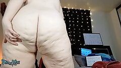 ToxicLilly88 BBW Milf Spreads Her Ass Open
