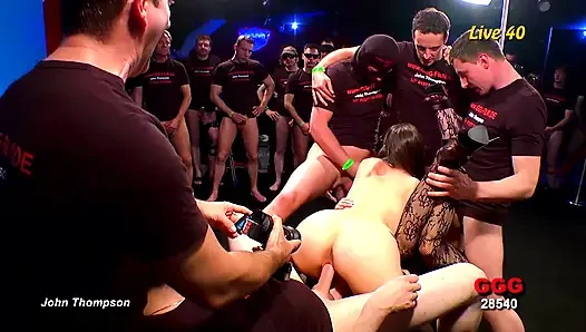 Ggg John Thompson - Elisa Und Viktoria Wild Live-gangbang-orgie