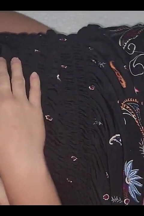 This Is How Easy It Is for My Stepsister to Pull up Her Dress