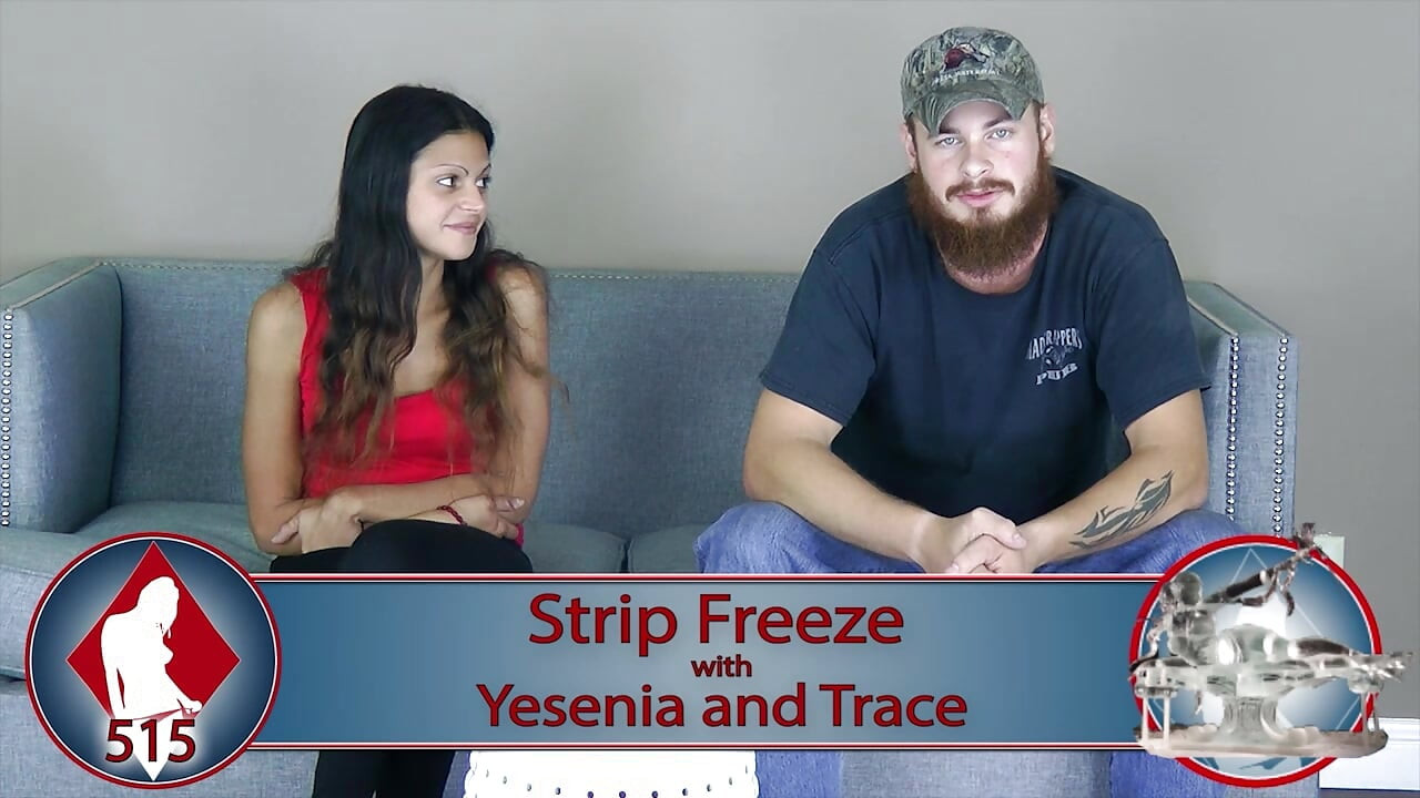 Le gagnant ultime du Strip Freeze domine le corps nu du loser