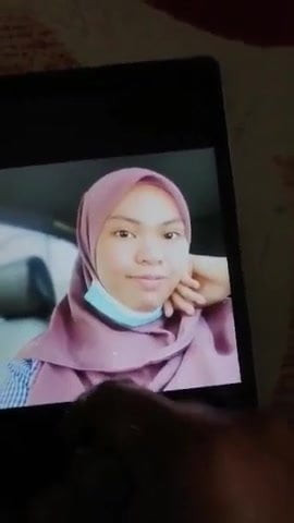 Masturbándose hijab malayo