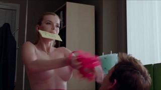 Betty Gilpin – Jackie l'infirmière -S05E05 - (us2013) en slow motion