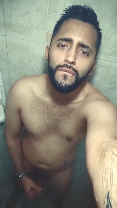 シャワーを浴びながらけいれん