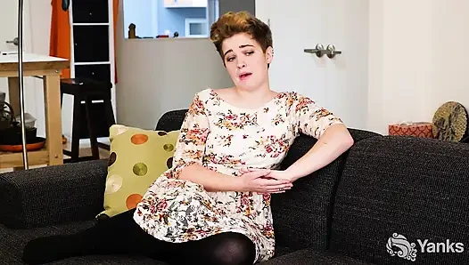 Megan Fae Green sert ovuyor - tam uzunlukta, 4k yeniden düzenleme
