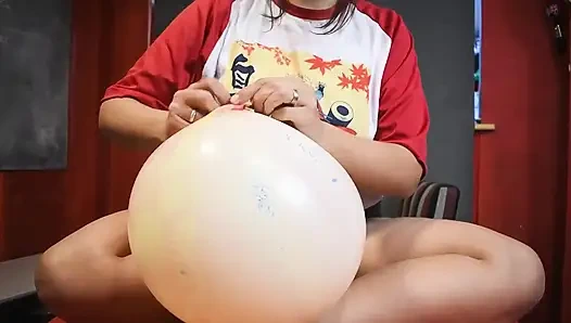 Squish and Fisting Big 24 Marbled Balloon - Bunny Looner