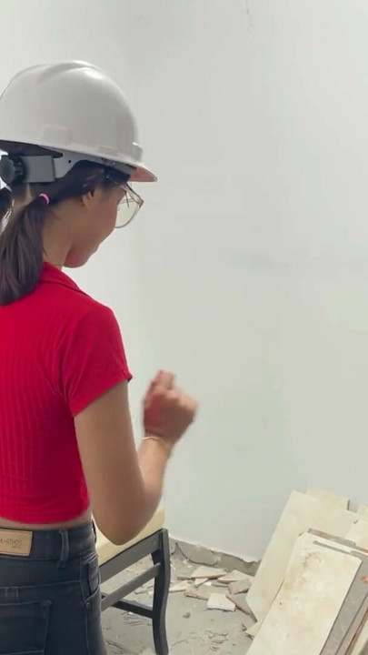 I fuck my rich engineer hard in exchange for keeping my secret from the bosses. | Clip 1