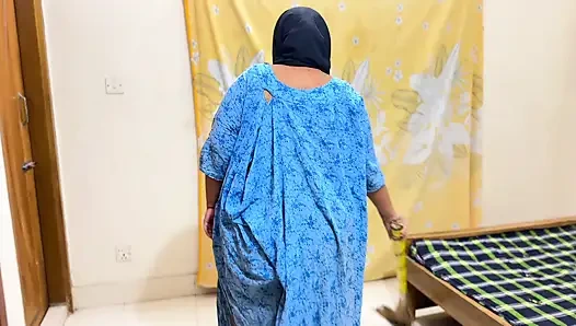 Rollenspiel: Stiefmutter & stiefsohn beginnen rollenspiel, sex, wenn papi nicht zu hause ist - gefälschte gefesselte hände und grober fick