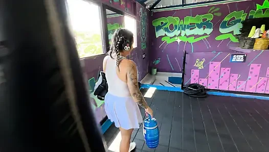 Тайный секс после силовой тренировки