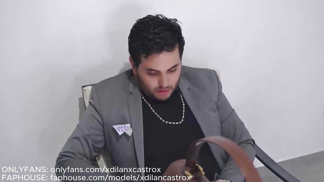 A STRAIGHT LAWYER HIRED ME TO FUCK MY HUGE GAY ASS, TOOK OFF THE CONDOM AND FUCKED ME BAREBACK UNTIL HE CUMMED INSIDE.