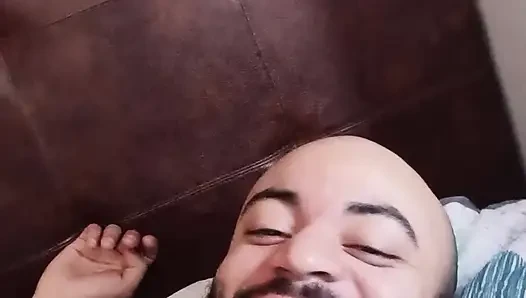 Evli kadın kocasının arkadaşıyla cinsel ilişki yaşıyor.