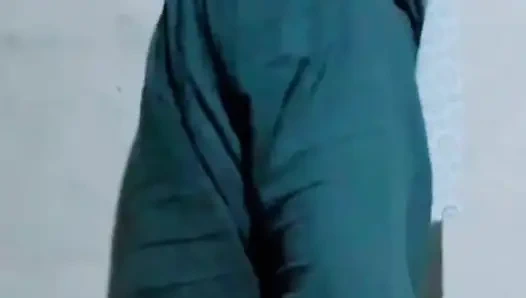 Heute bin ich sehr traurig, niemand fickt uns, ich bin sehr rastlos, Möpse sind sehr viel.