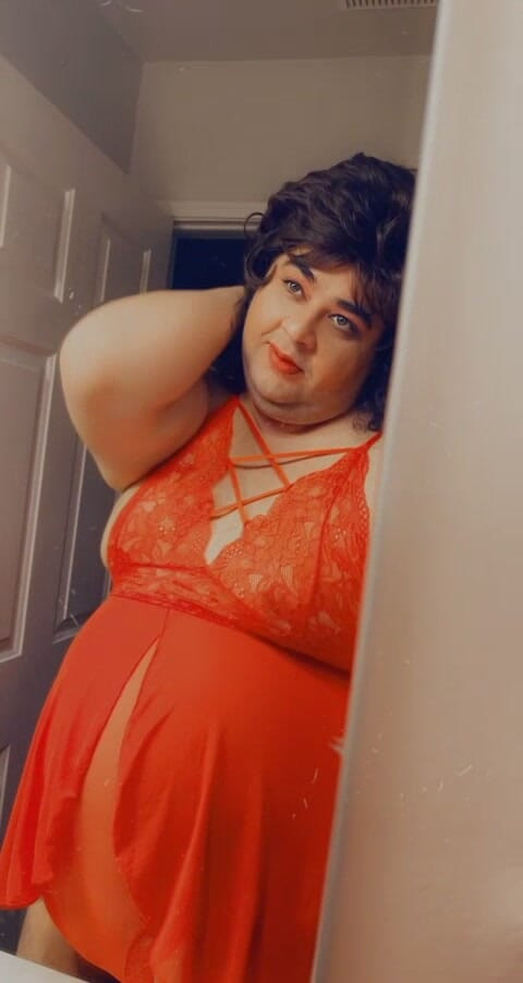 Lady in Red - Transfeminine MTF chubby smooth body-