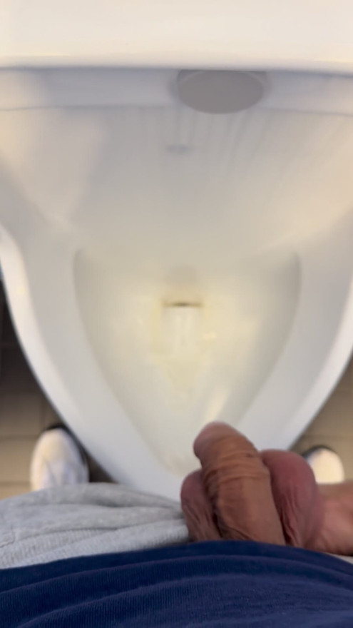 Piss in public toilet