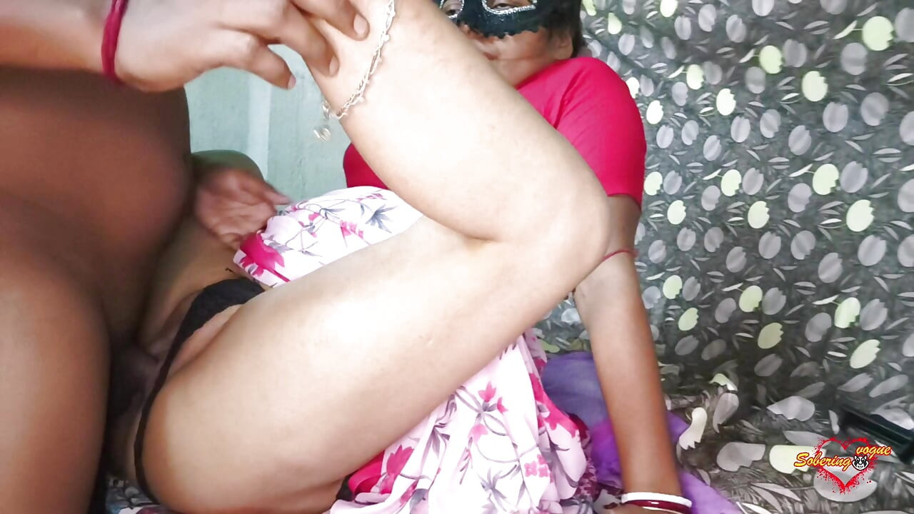 Bengali bonita indiana duro papai-e-mamãe de quatro completo sexo desfrutar