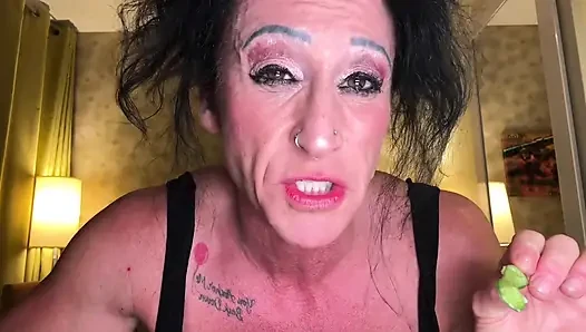 Gulp Thanksgiving: Goddess Kandy Feasts & Swallow You Down Her Throat