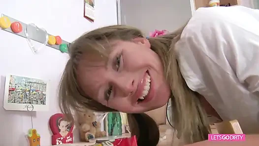 Teen cum slut takes load in her mouth