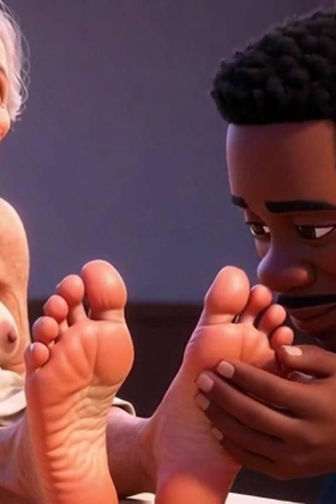 Elderly Granny Getting Feet Oiled & Licked - Sole Licking Pleasure