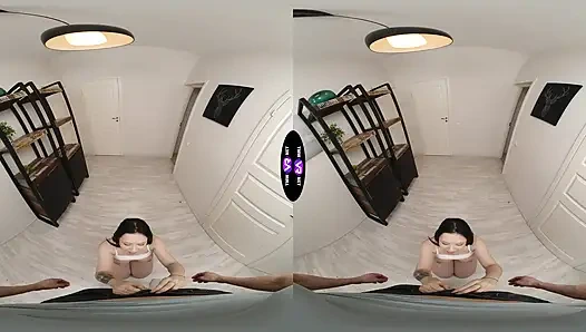 Rihanna Black Drops Her Towel For The Neighbor's Morning Surprise - TeenMegaWorld