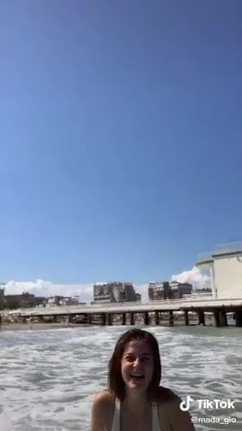 मुझे ये स्तन पसंद हैं (मुझे एन्कंटन एस्टास टेटास)