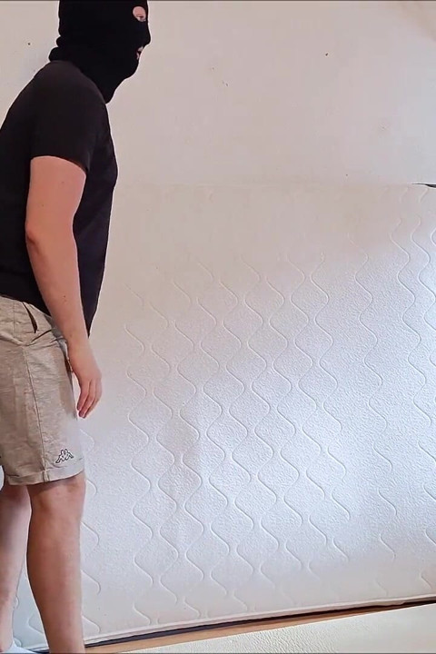 Ballbusting in Heier Unterwsche