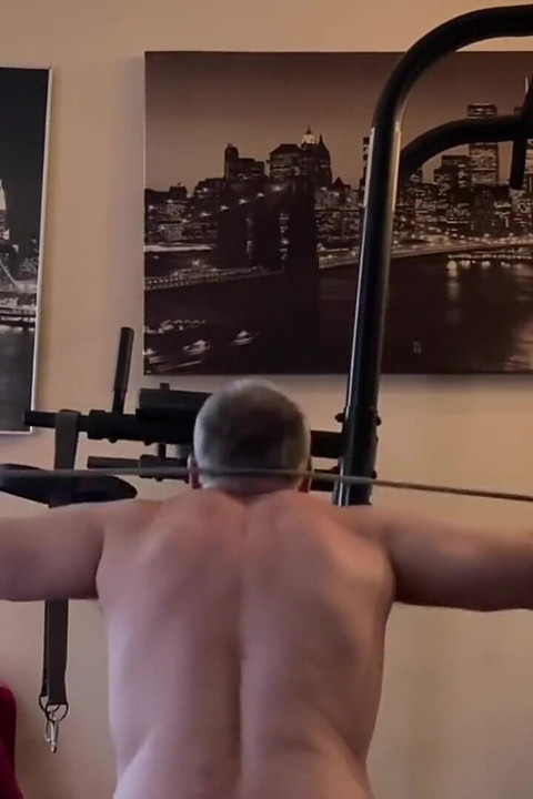 老人锻炼和手淫