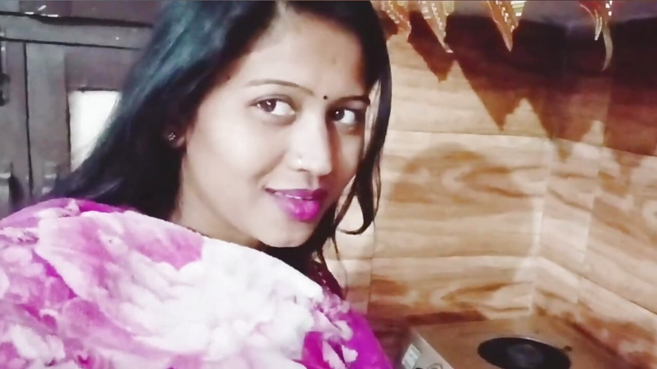 Apne he stepsister ki friend ko virgin pussy fuck kiya or pussy ros nikal kar jiv se chata,gud ki ros pilaya.. aApne he stepsist