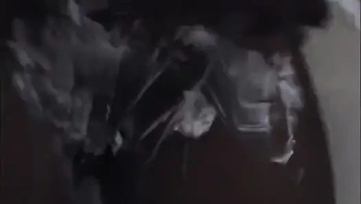 Memek hitam bercinta di kamar mandi setelah mencukur memek