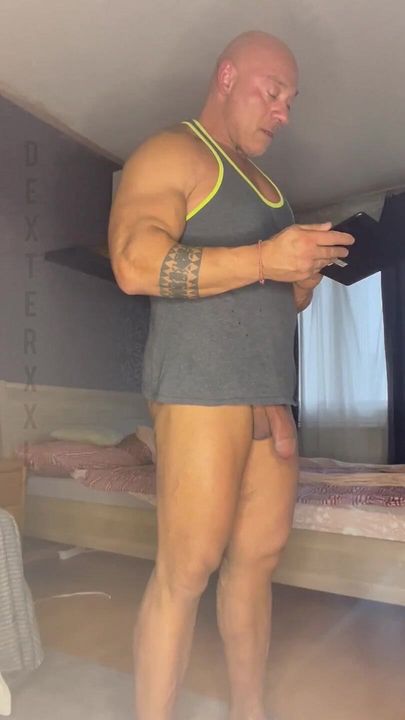 Bodybuilder Daddy Wank Jerk off Solo