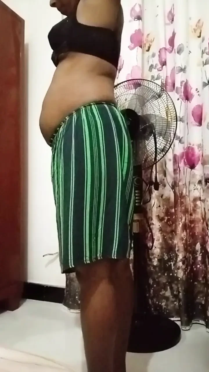 Sri lankan girl clothes undressing