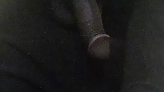 Thug o büyük siyah yarağı kırbaçlayıp mastürbasyon yapmaya başladı