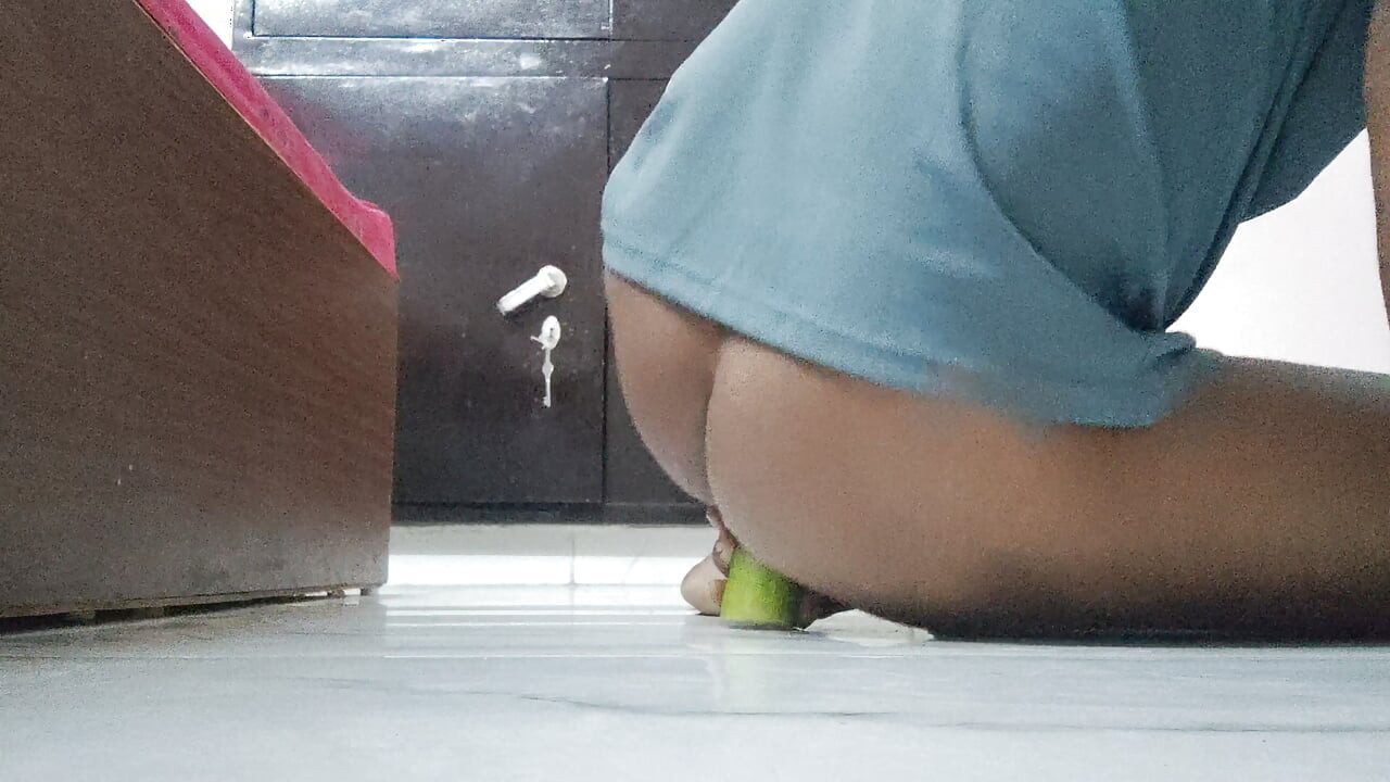 Hand job pyar se karna ji Stepmom yeh hai ki main mafi chahta