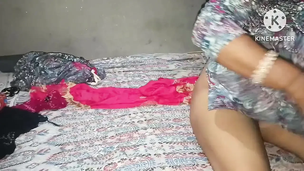 丈夫在结婚前操印度处女德西哥如此努力并射在她身上