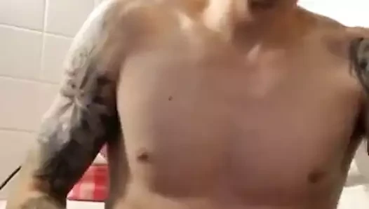 Ateşli adamın serbest bırakılması gerekiyor