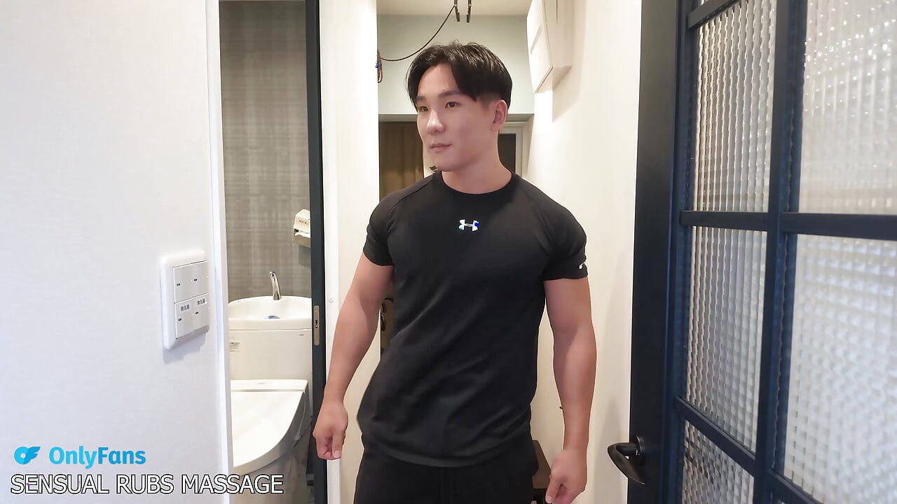 Straight Muscle Man Sensual Rubs Massage