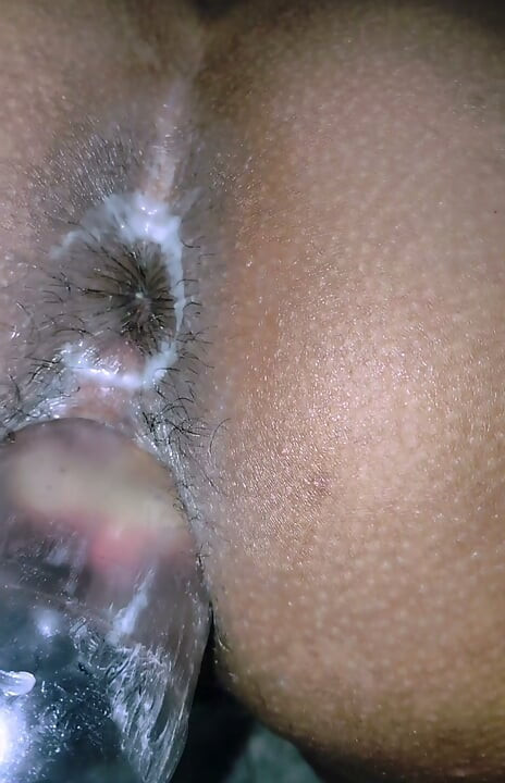 Pooja put his hand in his wife's pussy and inserted cucumber hot.