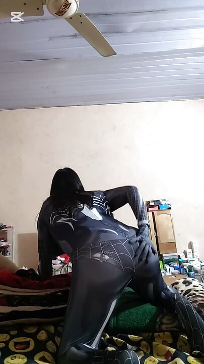 Puta transgénero de Spiderman Venom en Halloween