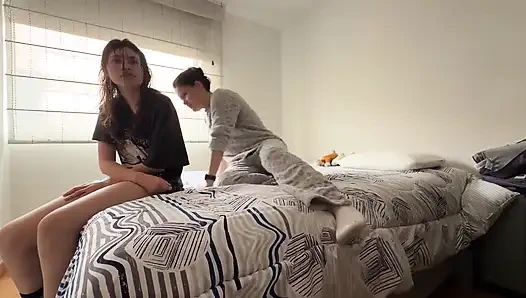 Birbirimizin poposunu sert sevmeyi seviyoruz