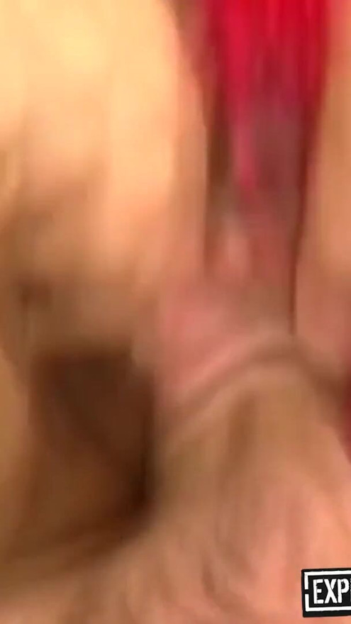 Schwarze Büro-Hure im Büro von deutschen Buchhaltern im Doppel benutzt wie ein Sperma-Eimer | Clip 1