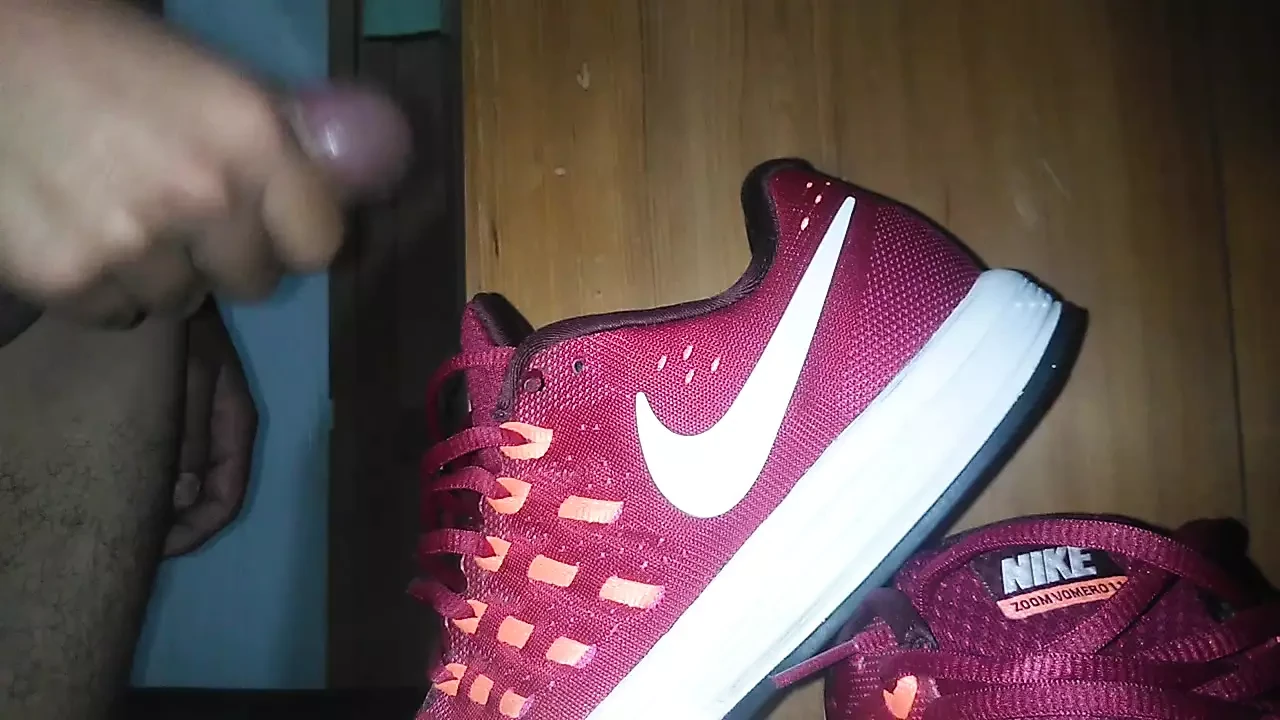 Sneaker nike air zoom big cumshot inuti