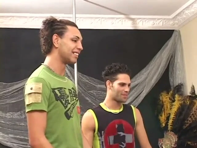 Muscular Fellows Jhonatha Kawa and Alexandre Senna Arranged to Date After Photo Shooting for Model Agency,Gays Case